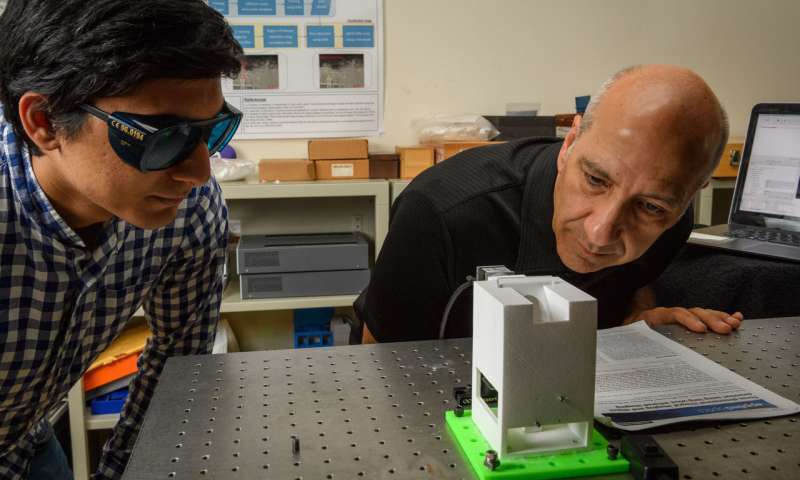 Portable Holographic Microscope Makes Field Diagnosis Possible
